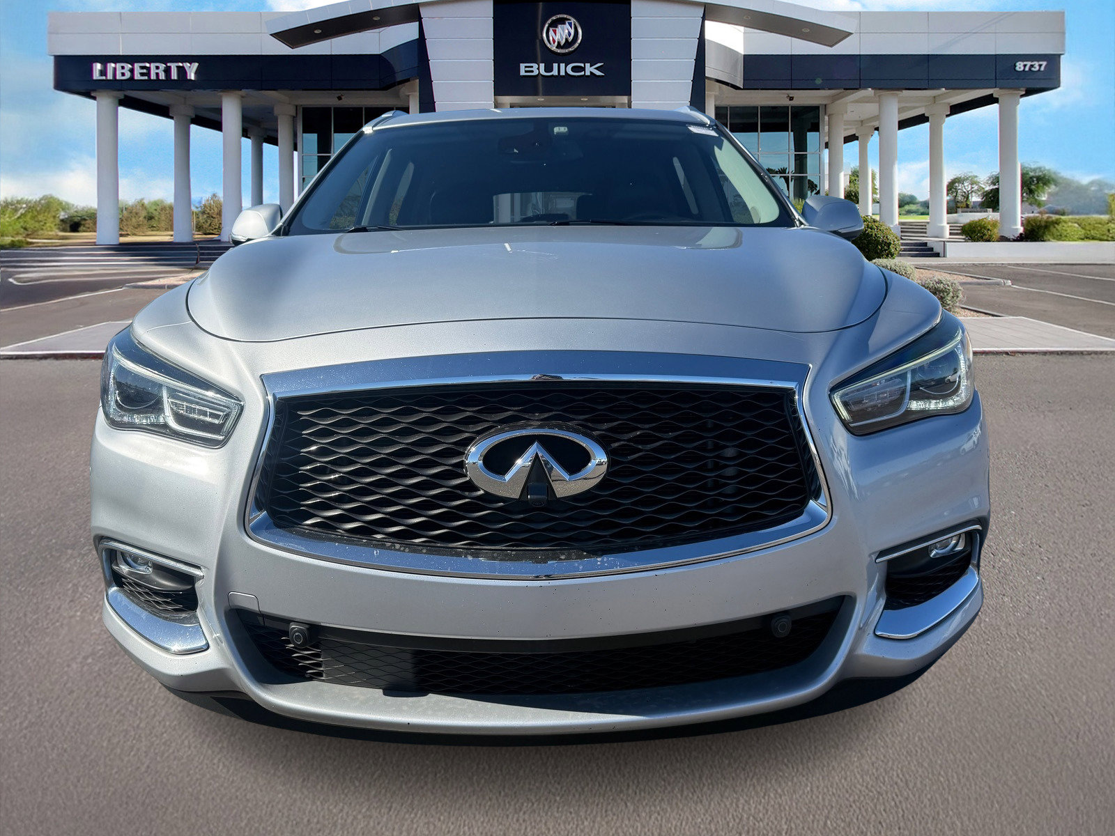 Used 2019 INFINITI QX60 Luxe w/ Essential Package image 4