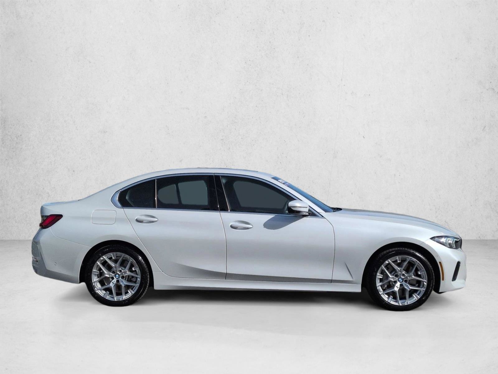 Used 2025 BMW 330i xDrive Sedan AWD/4WD image 4
