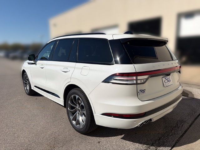New 2026 Lincoln Aviator AWD w/ Jet Appearance Package image 9