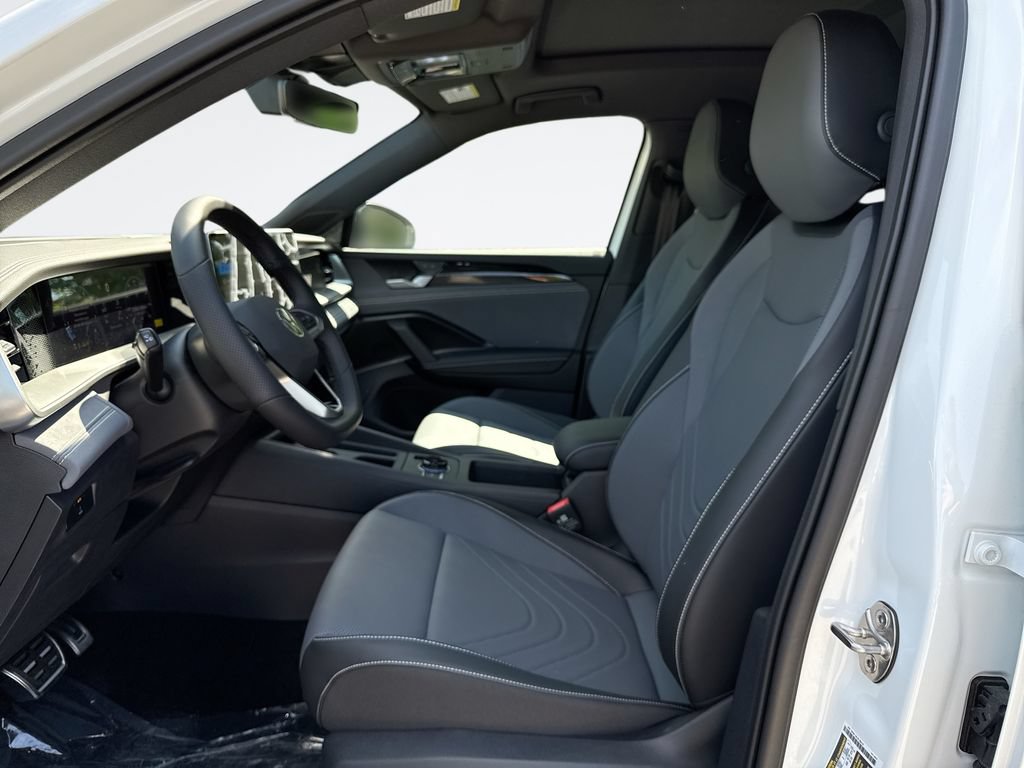 New 2026 Volkswagen Tiguan SE R-Line AWD/4WD image 13