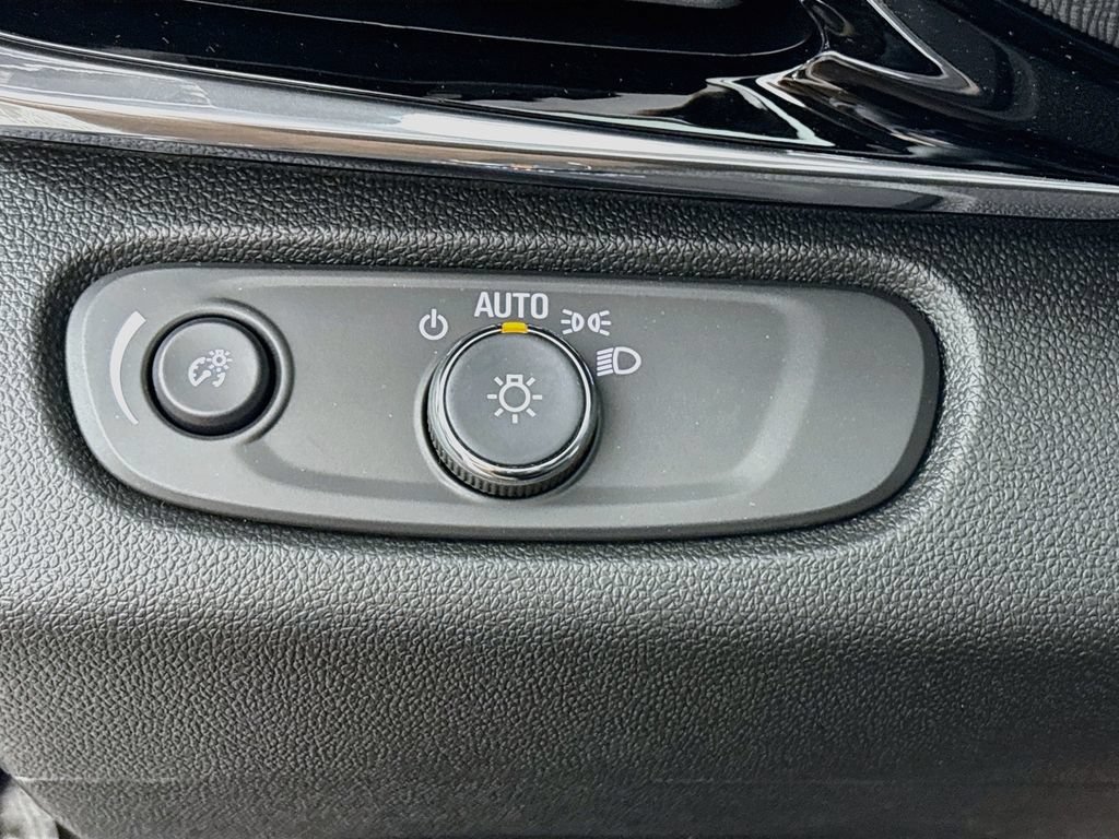 New 2026 Buick Envista Sport Touring w/ Convenience I Package FWD image 10
