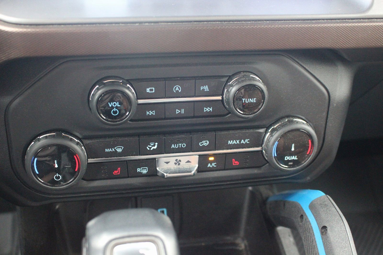 Used 2022 Ford Bronco Outer Banks image 29