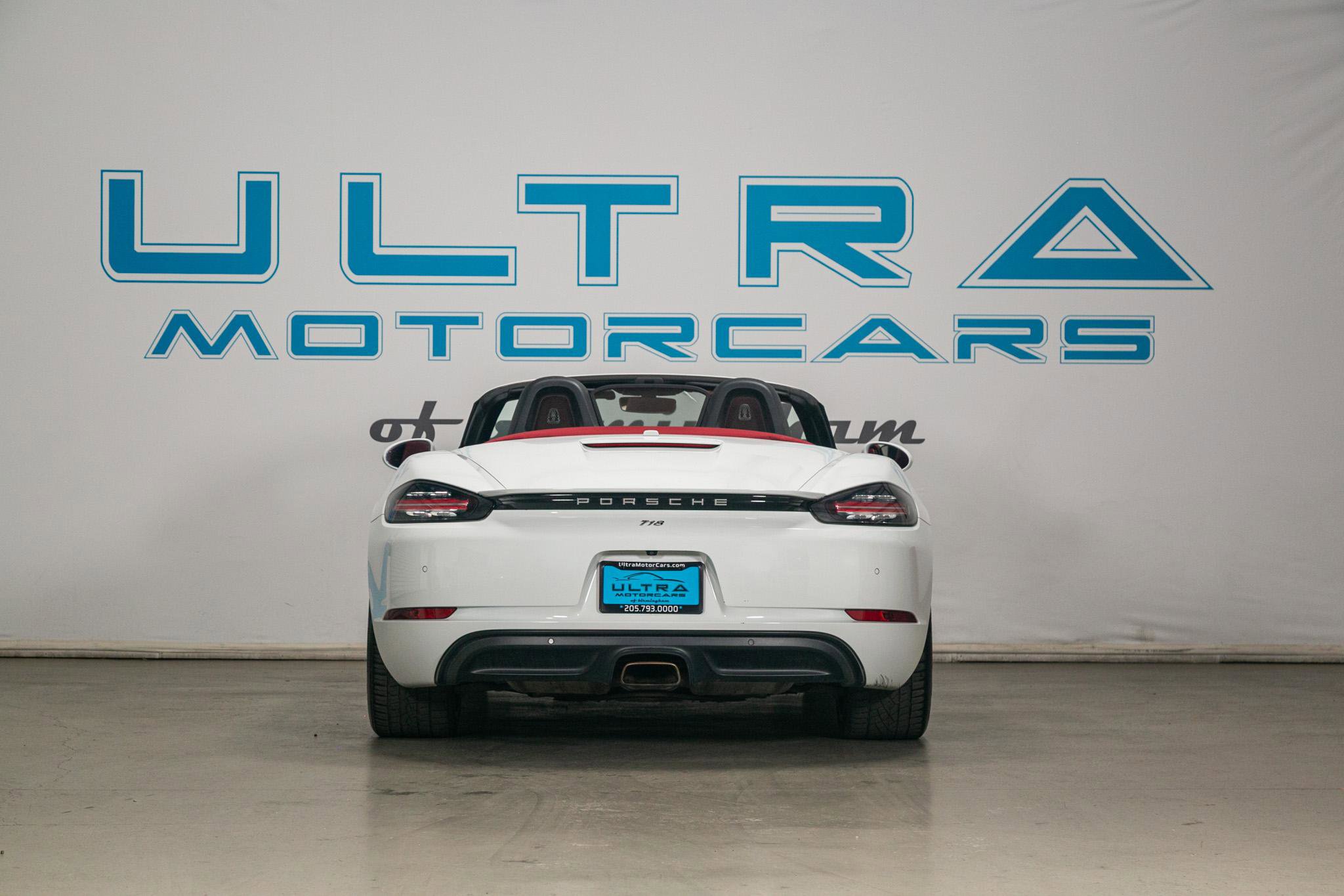 Used 2017 Porsche 718 Boxster RWD image 18