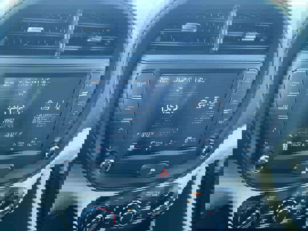 Used 2025 Kia Soul LX w/ LX Technology Package image 16