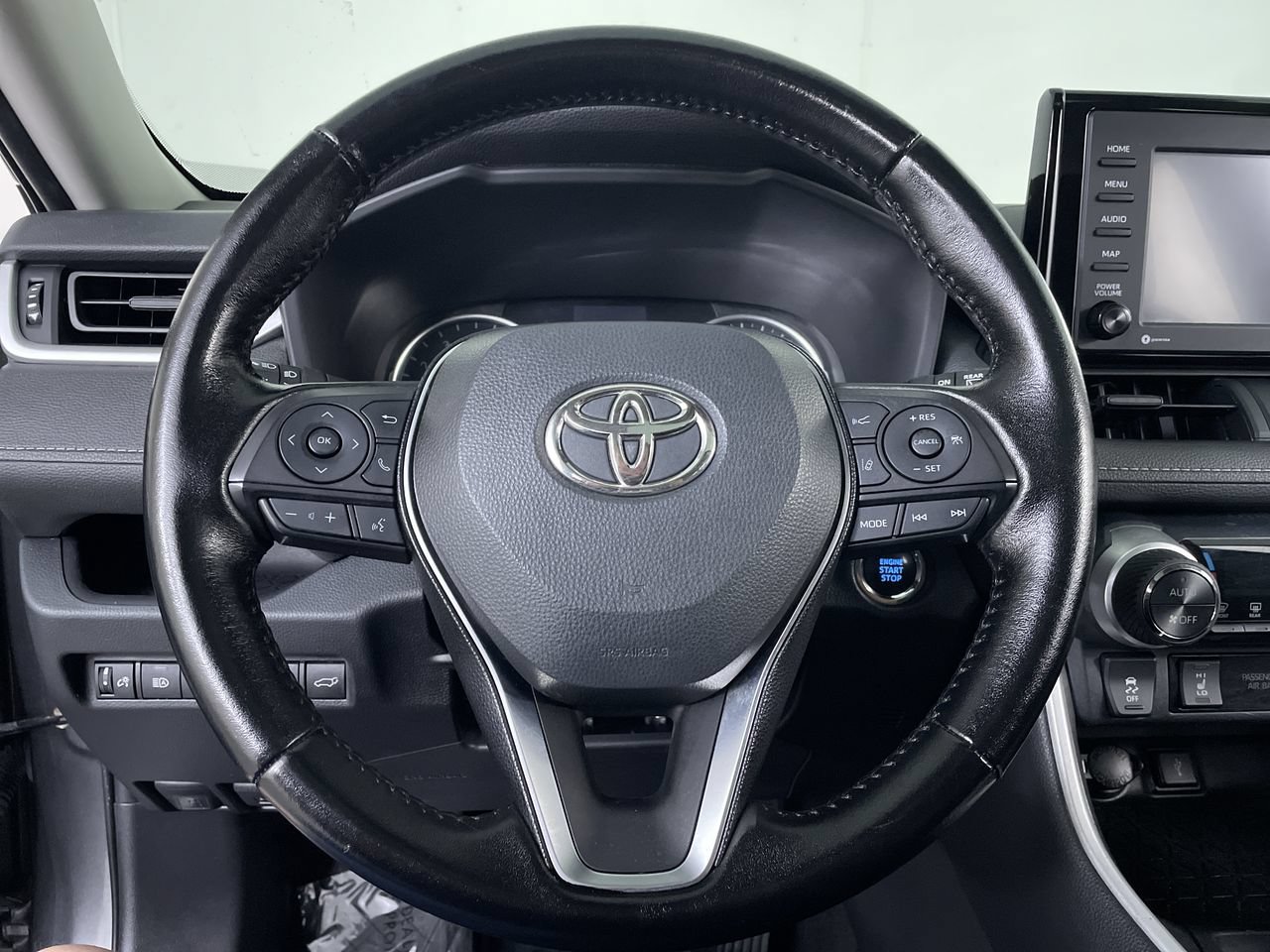 Used 2021 Toyota RAV4 XLE w/ Convenience Package AWD/4WD image 14