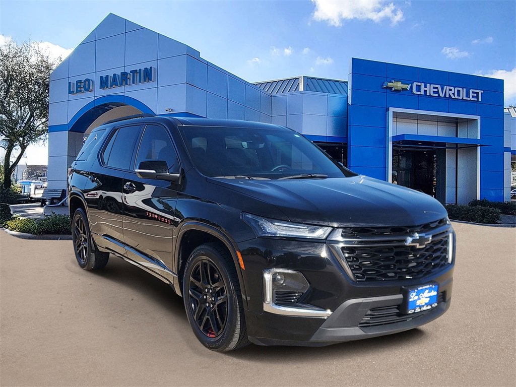 Used 2023 Chevrolet Traverse Premier w/ Redline Edition image 2