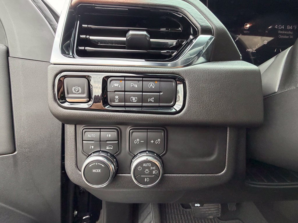 Used 2026 GMC Yukon Denali w/ Sun & Power Step Package AWD/4WD image 4