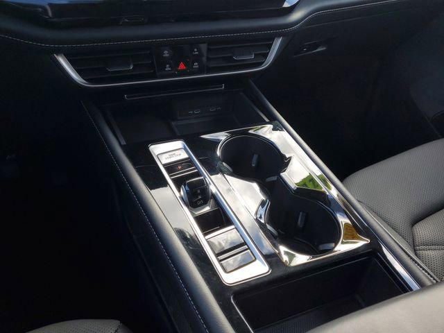 Used 2024 Volkswagen Atlas SE image 28