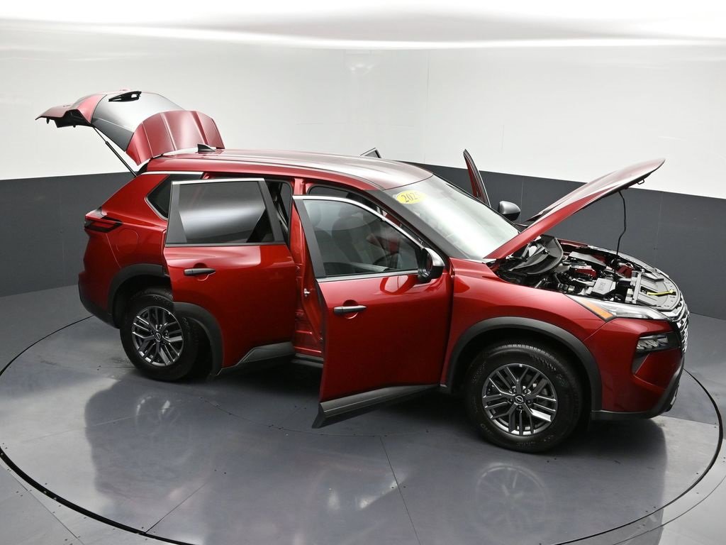 Certified 2025 Nissan Rogue S image 30