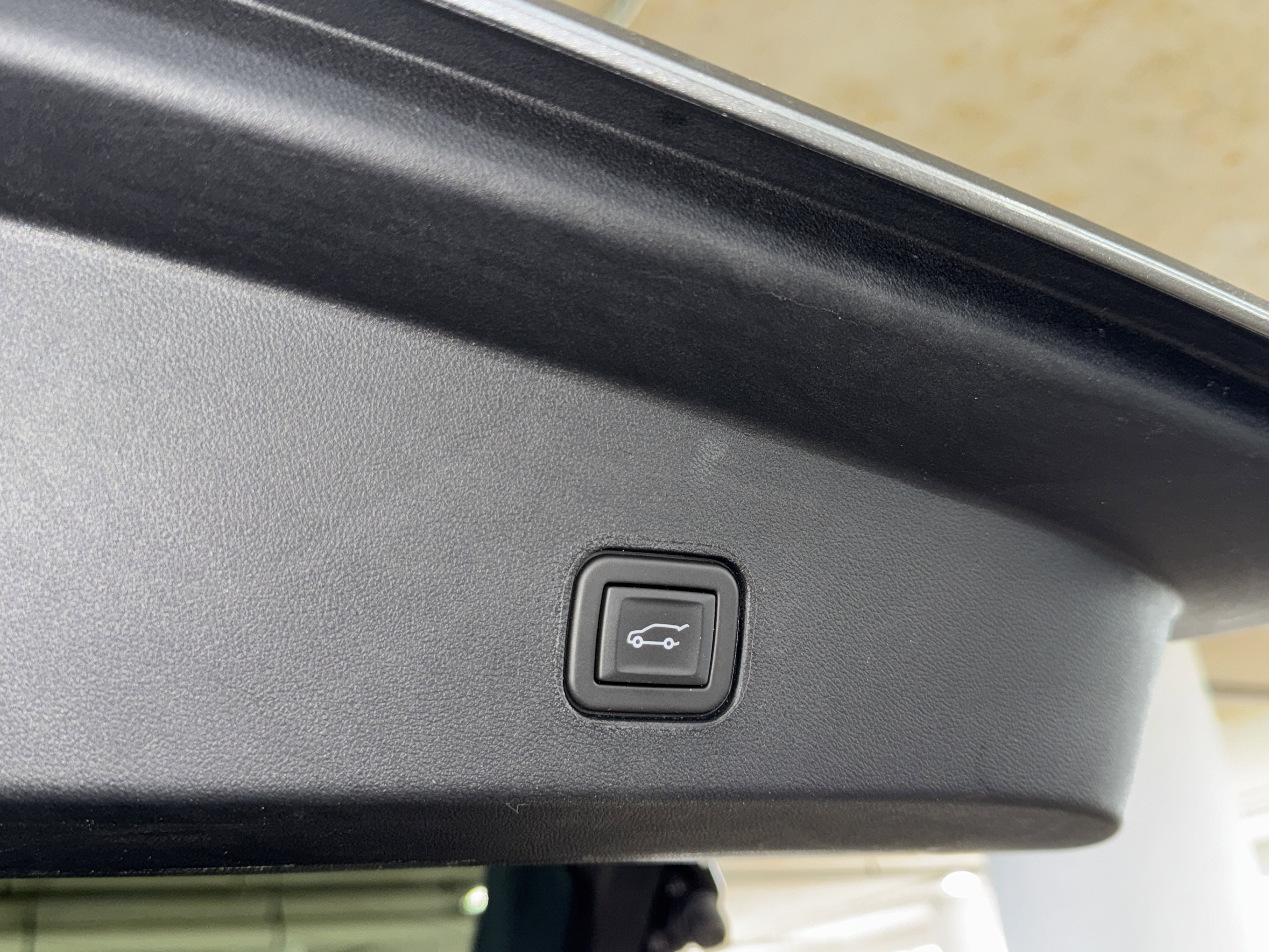 Used 2024 Cadillac Lyriq Sport image 17