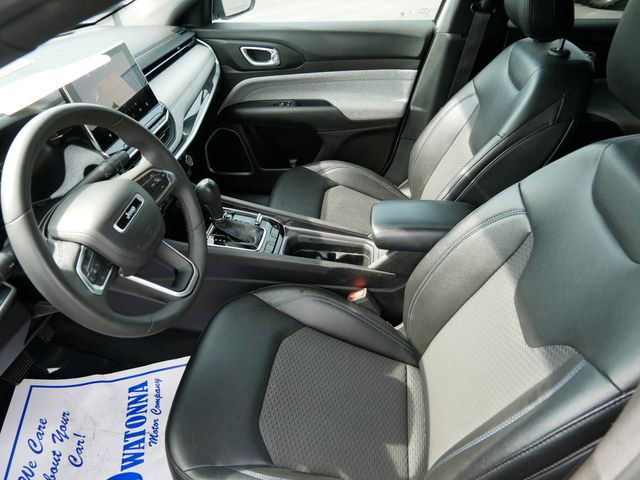 Used 2024 Jeep Compass Latitude image 7