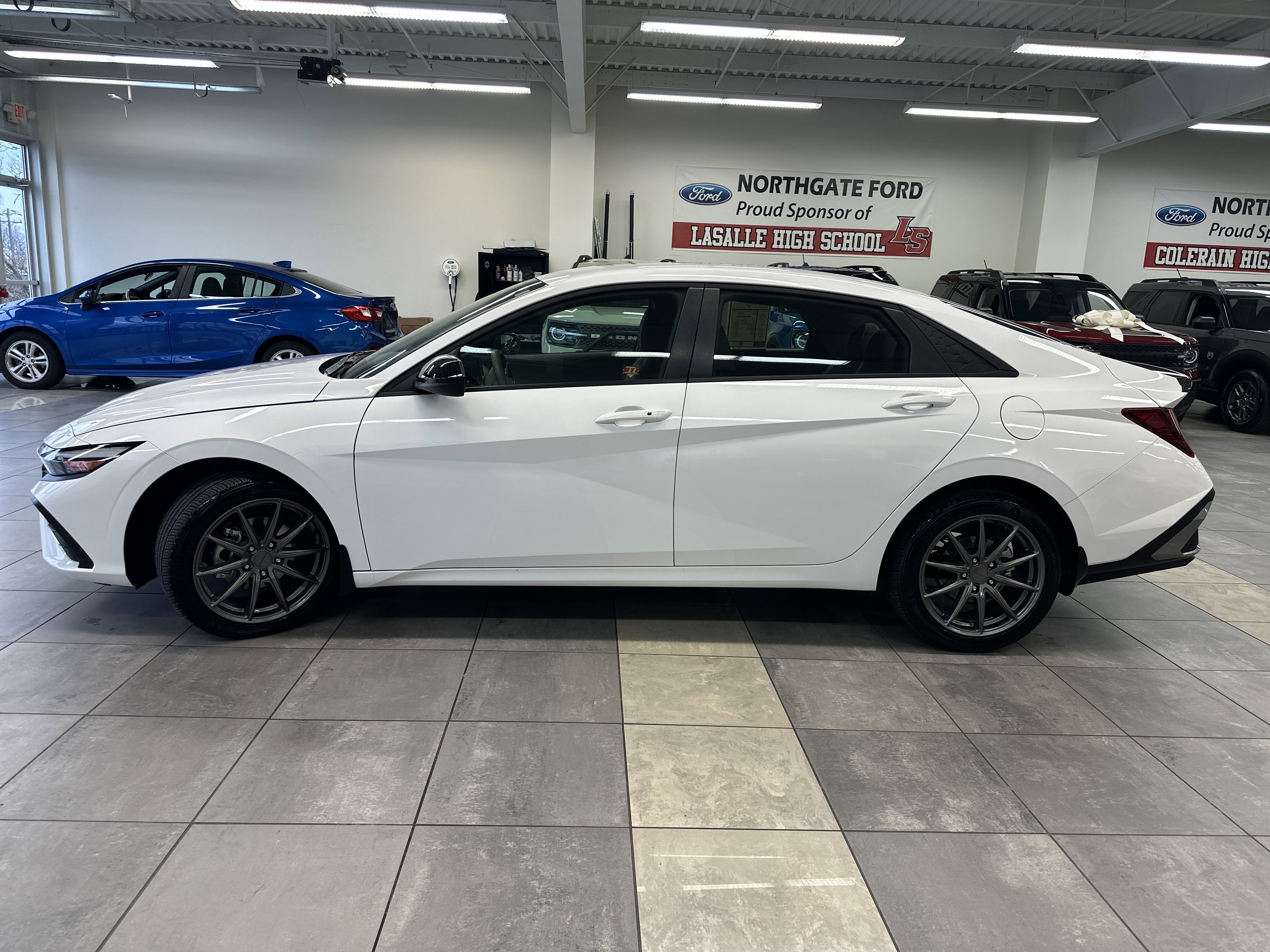 Used 2025 Hyundai Elantra Sport image 13