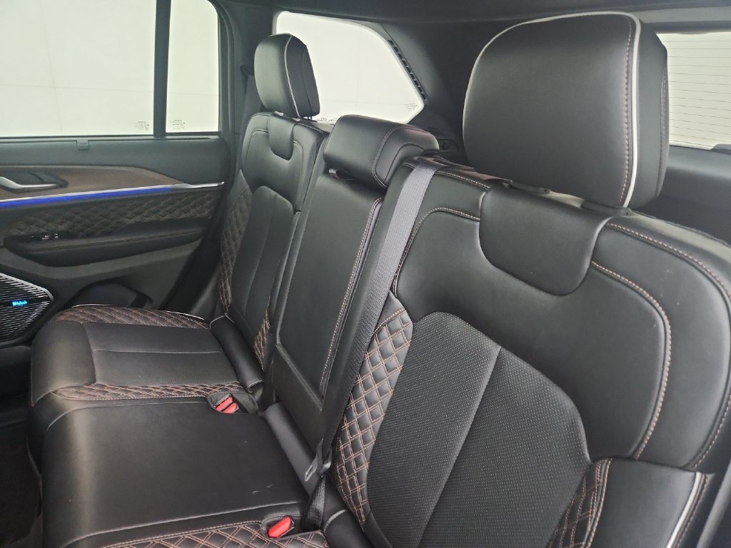 Used 2022 Jeep Grand Cherokee Summit w/ Advanced Protech Group IV AWD/4WD image 36