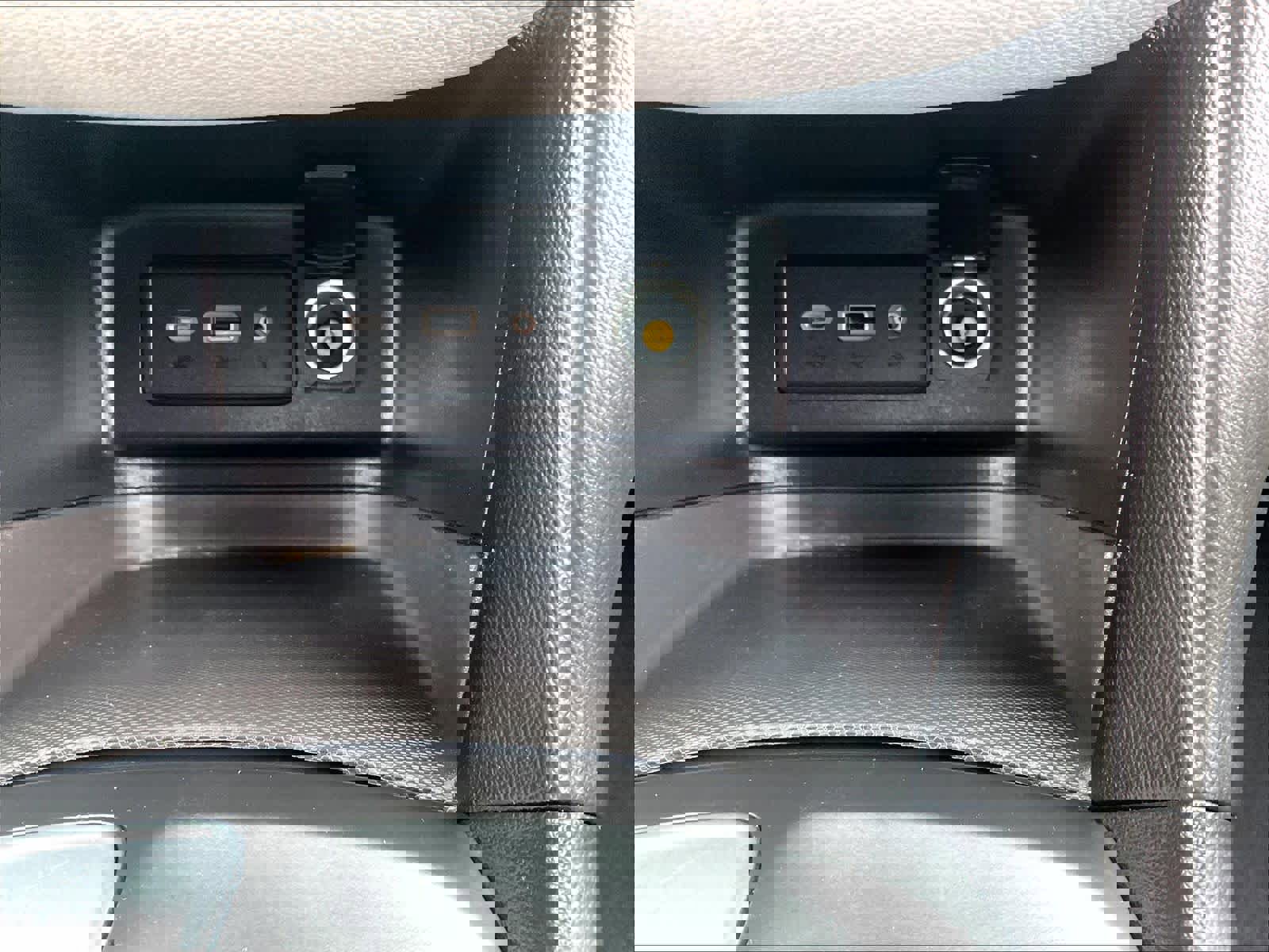 Used 2019 Chevrolet Equinox LS image 27