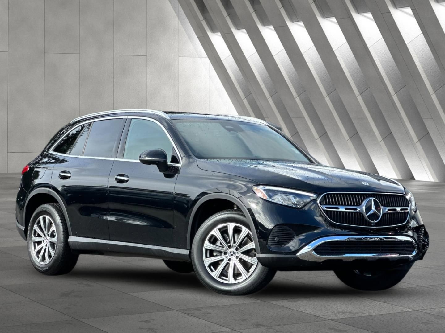 Certified 2024 Mercedes-Benz GLC 300 4MATIC image 2