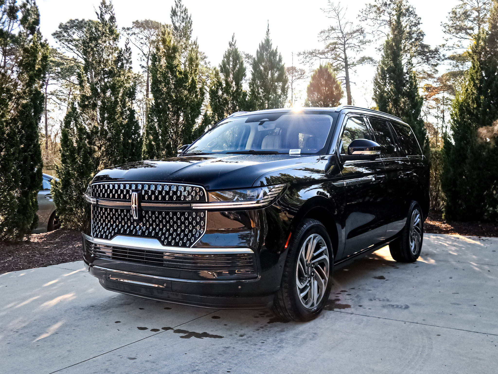Used 2025 Lincoln Navigator Reserve image 5