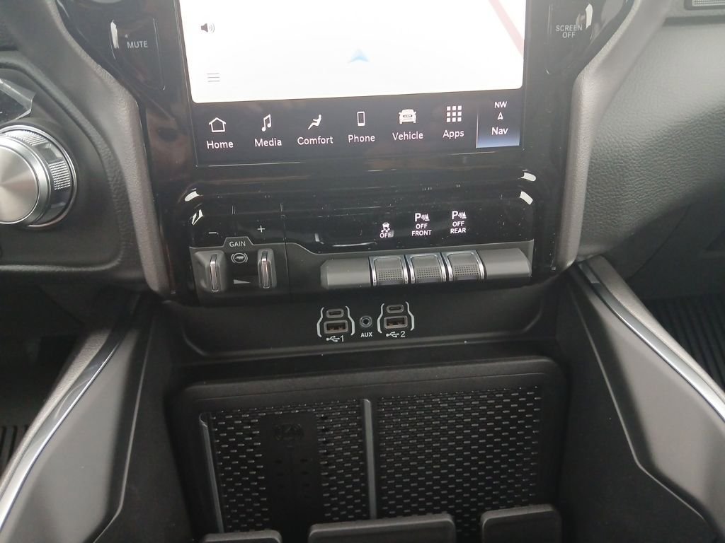 New 2026 RAM 1500 Laramie AWD/4WD image 26