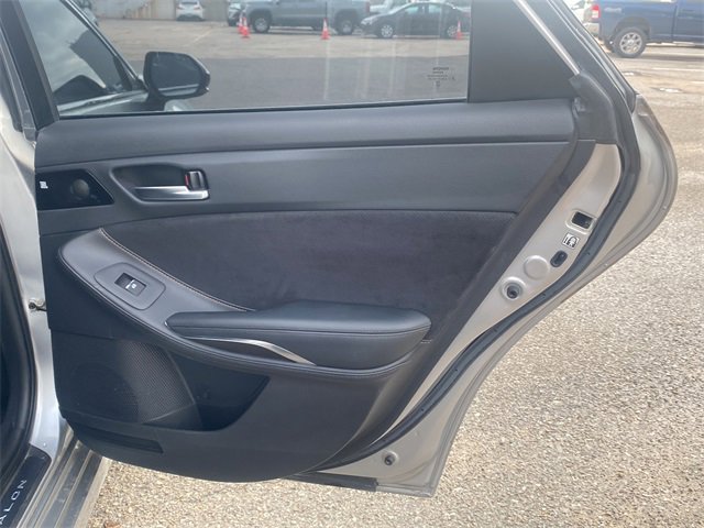 Used 2019 Toyota Avalon Touring w/ Advanced Safety Package image 12