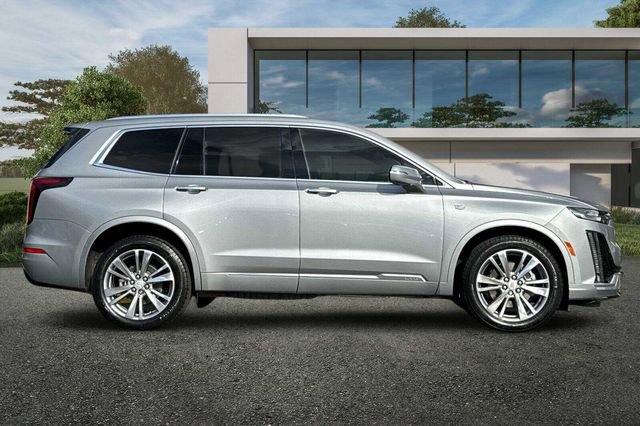 Certified 2025 Cadillac XT6 Premium Luxury image 3