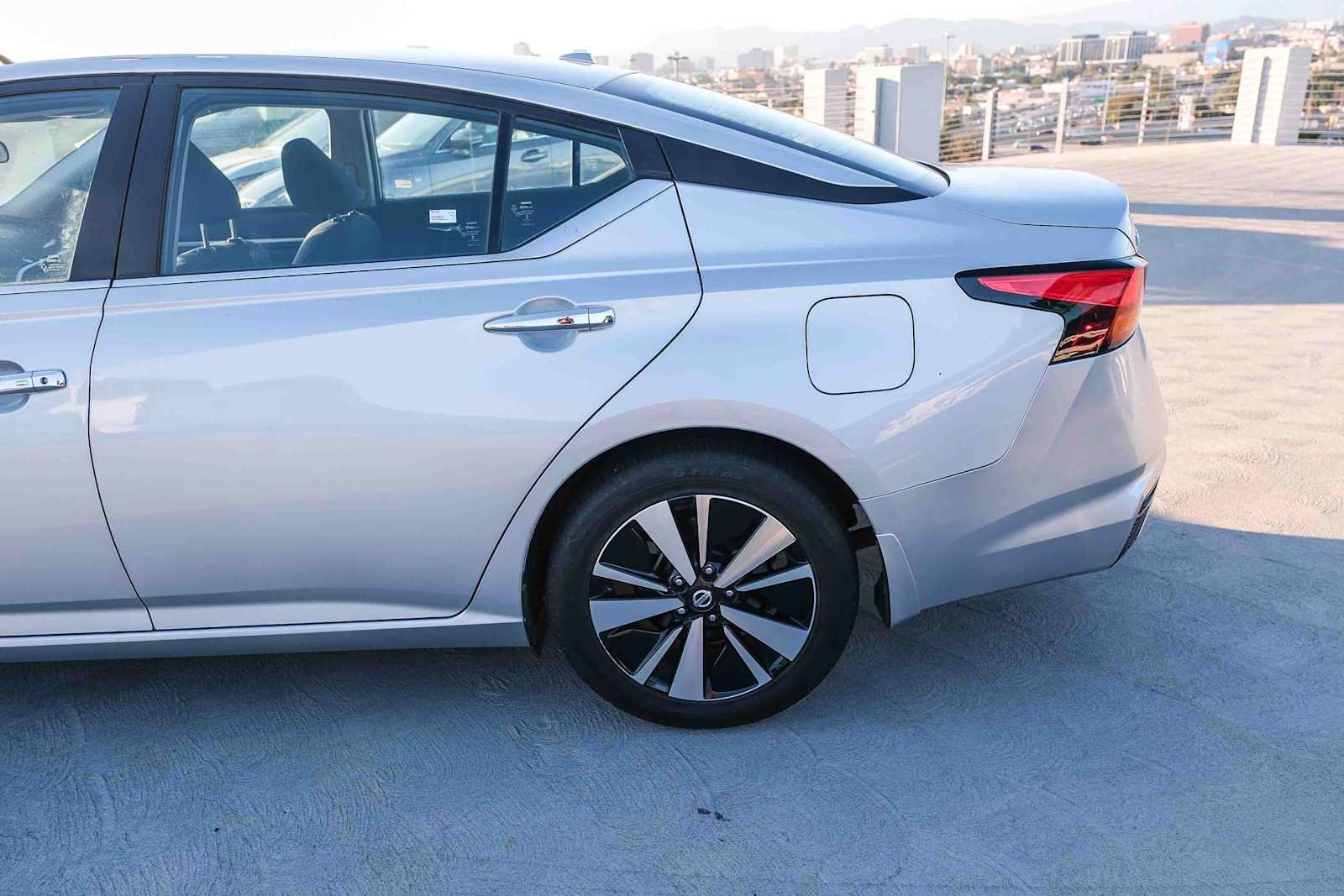 Used 2021 Nissan Altima 2.5 SV FWD image 8
