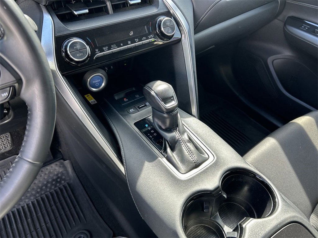 Used 2021 Toyota Venza LE image 22