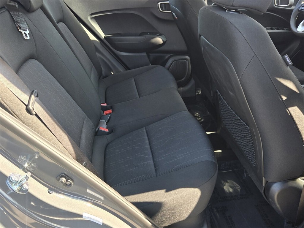 Certified 2025 Hyundai Venue SE image 17