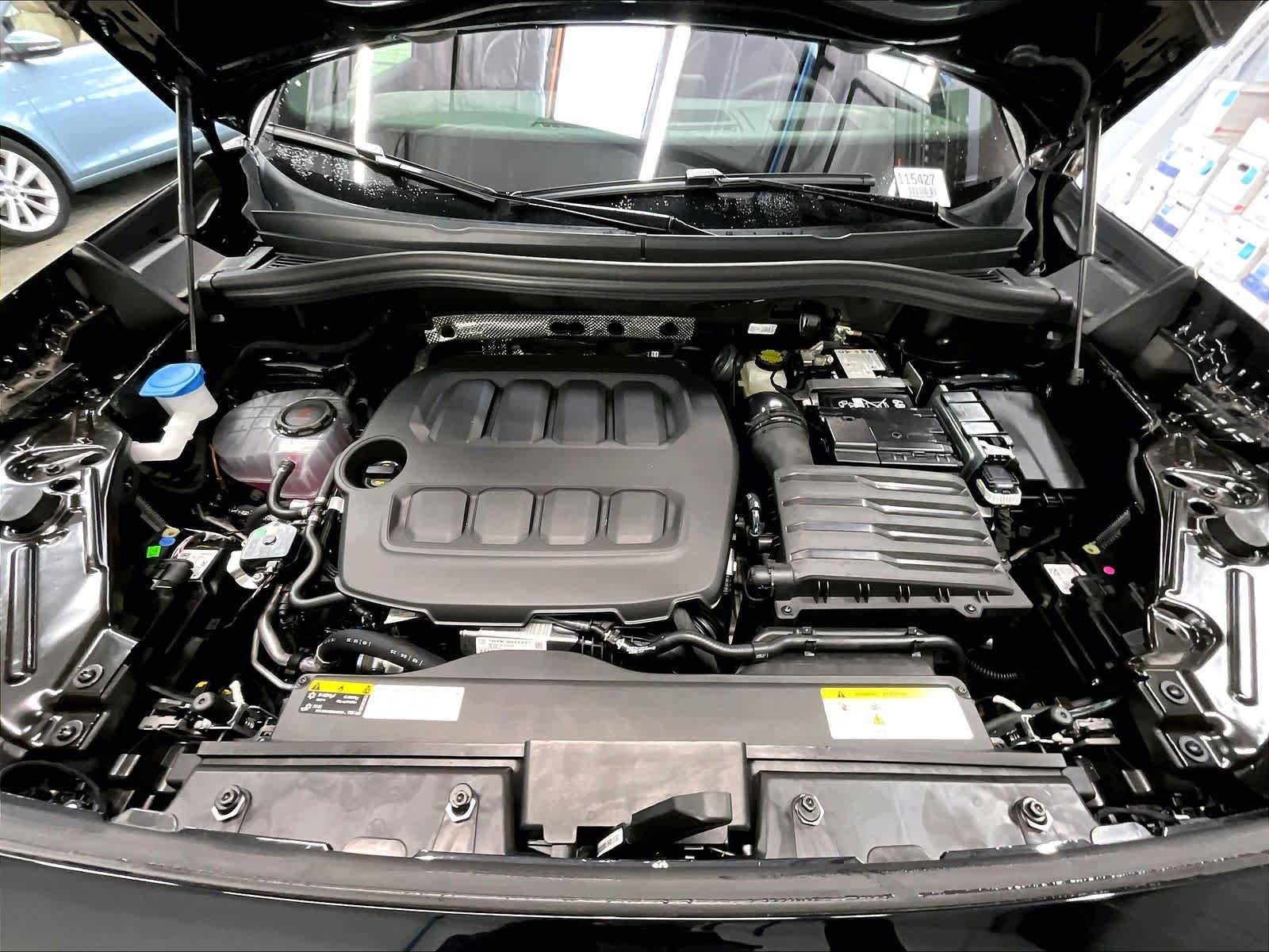 New 2026 Volkswagen Tiguan SEL R-Line AWD/4WD image 8