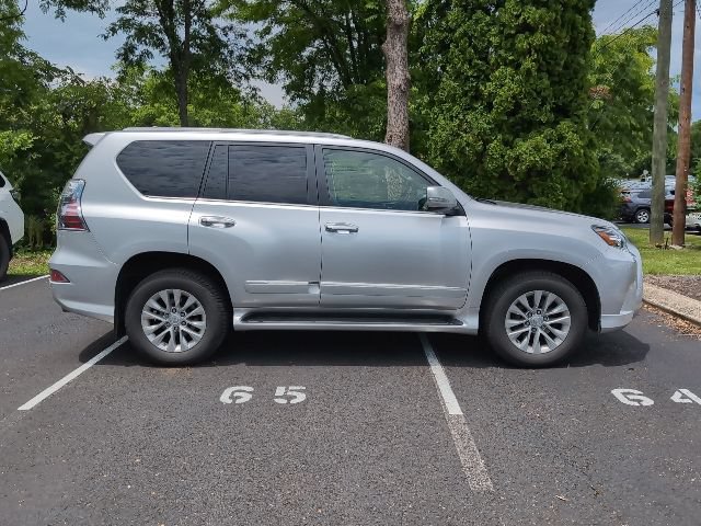 Used 2016 Lexus GX 460 w/ Premium Package AWD/4WD image 2