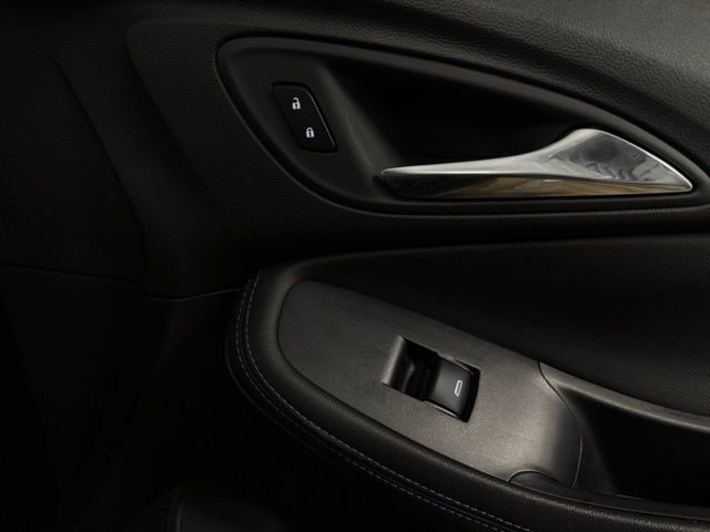 Used 2025 Buick Encore GX Sport Touring image 13