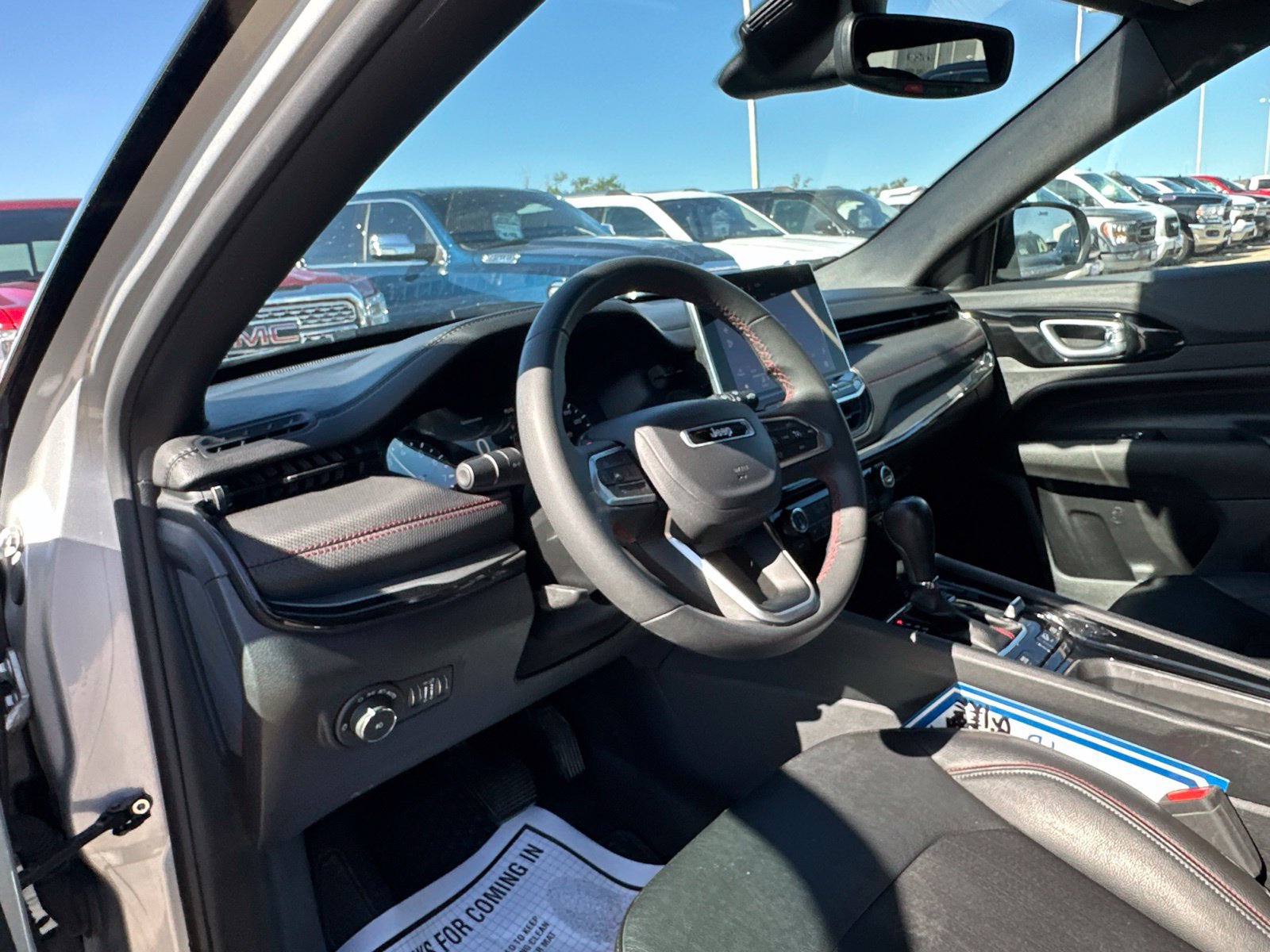 Used 2024 Jeep Compass Trailhawk AWD/4WD image 15
