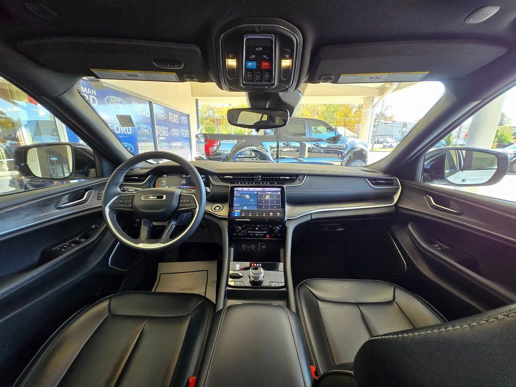 Used 2024 Jeep Grand Cherokee Limited 4xe image 29