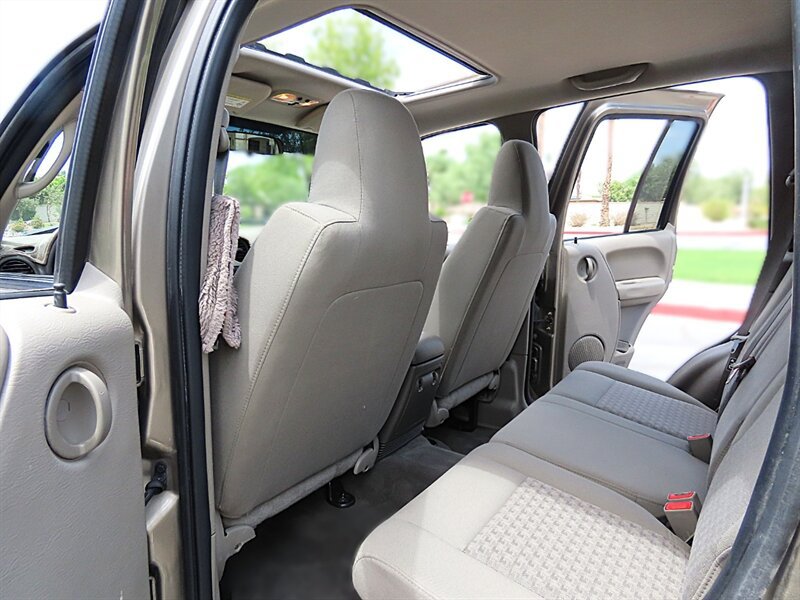 Used 2006 Jeep Liberty Sport AWD/4WD image 26