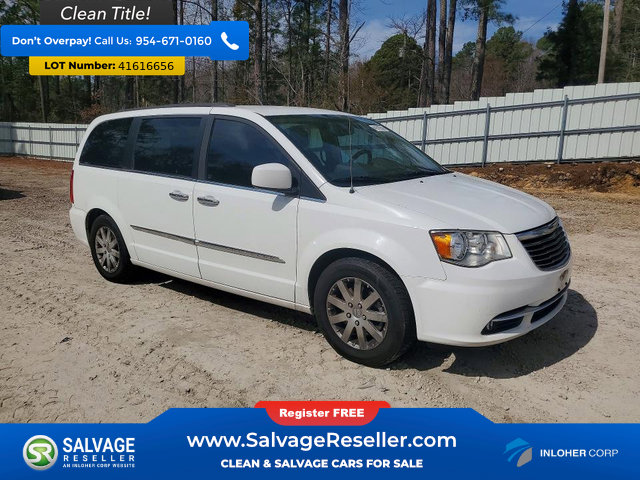 Used 2015 Chrysler Town & Country Touring w/ Driver Convenience Group image 5