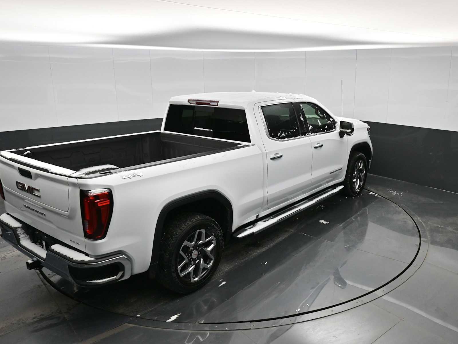 Used 2023 GMC Sierra 1500 SLT w/ SLT Convenience Package image 30