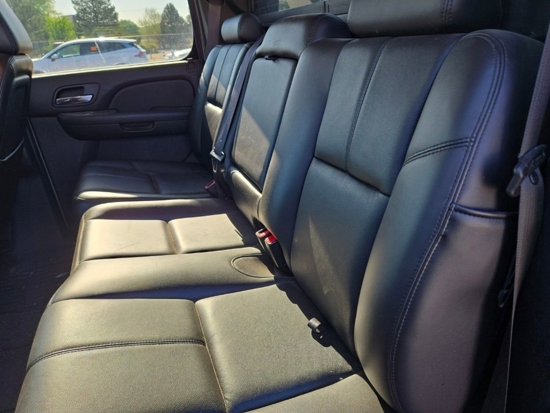 Used 2009 Chevrolet Avalanche LT w/ Luxury Package AWD/4WD image 12