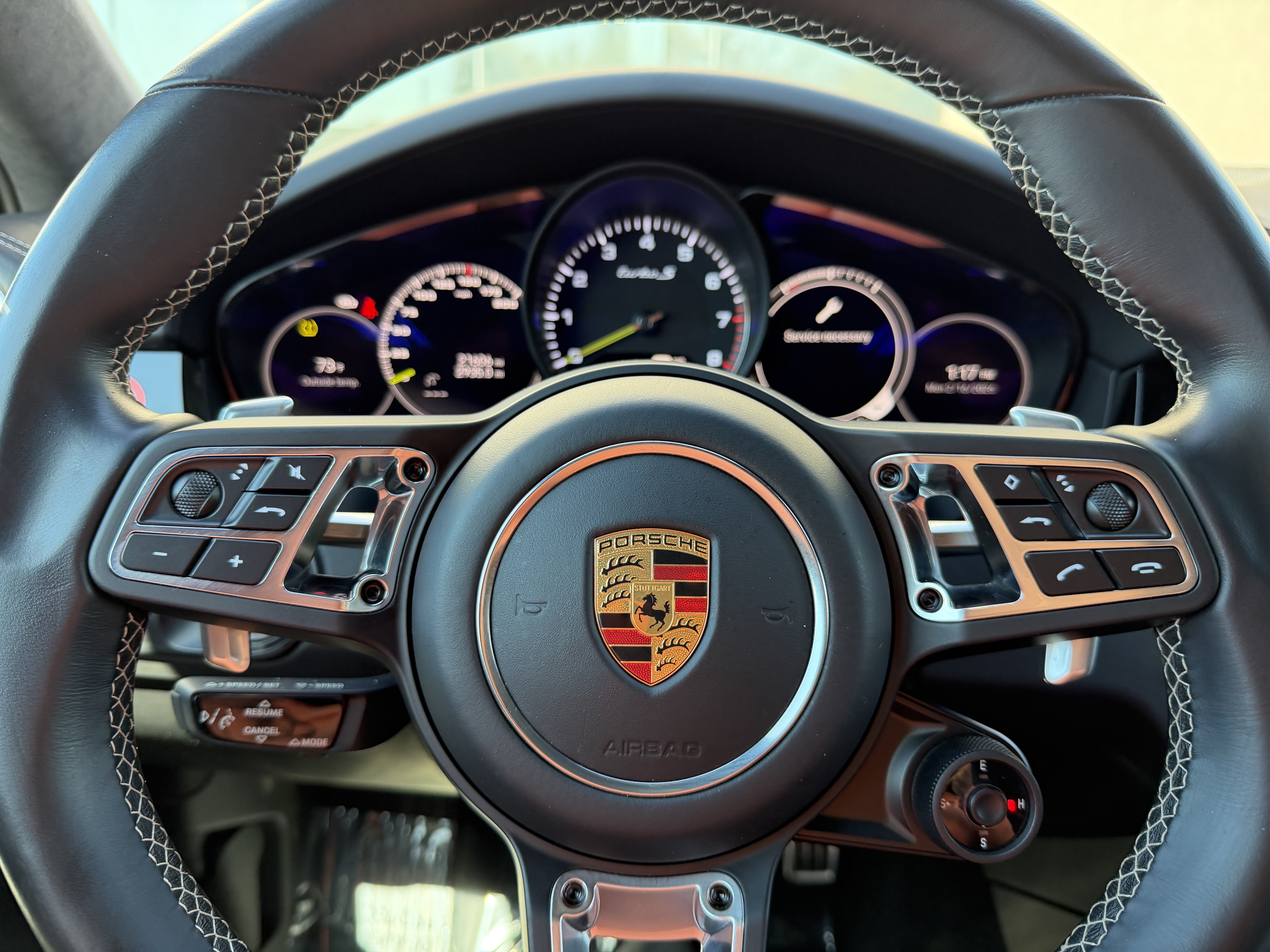 Certified 2022 Porsche Cayenne Turbo S AWD/4WD image 36