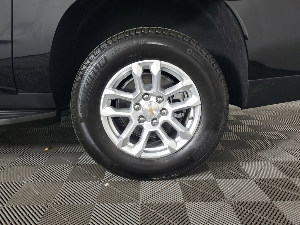 New 2026 Chevrolet Suburban LS RWD image 29