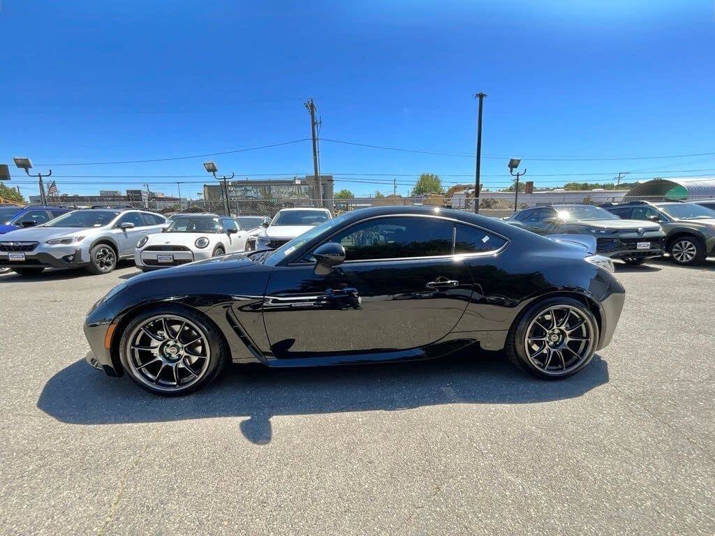 Used 2023 Toyota GR86 Premium w/ ALL Weather Mat Package (TMS) RWD image 6