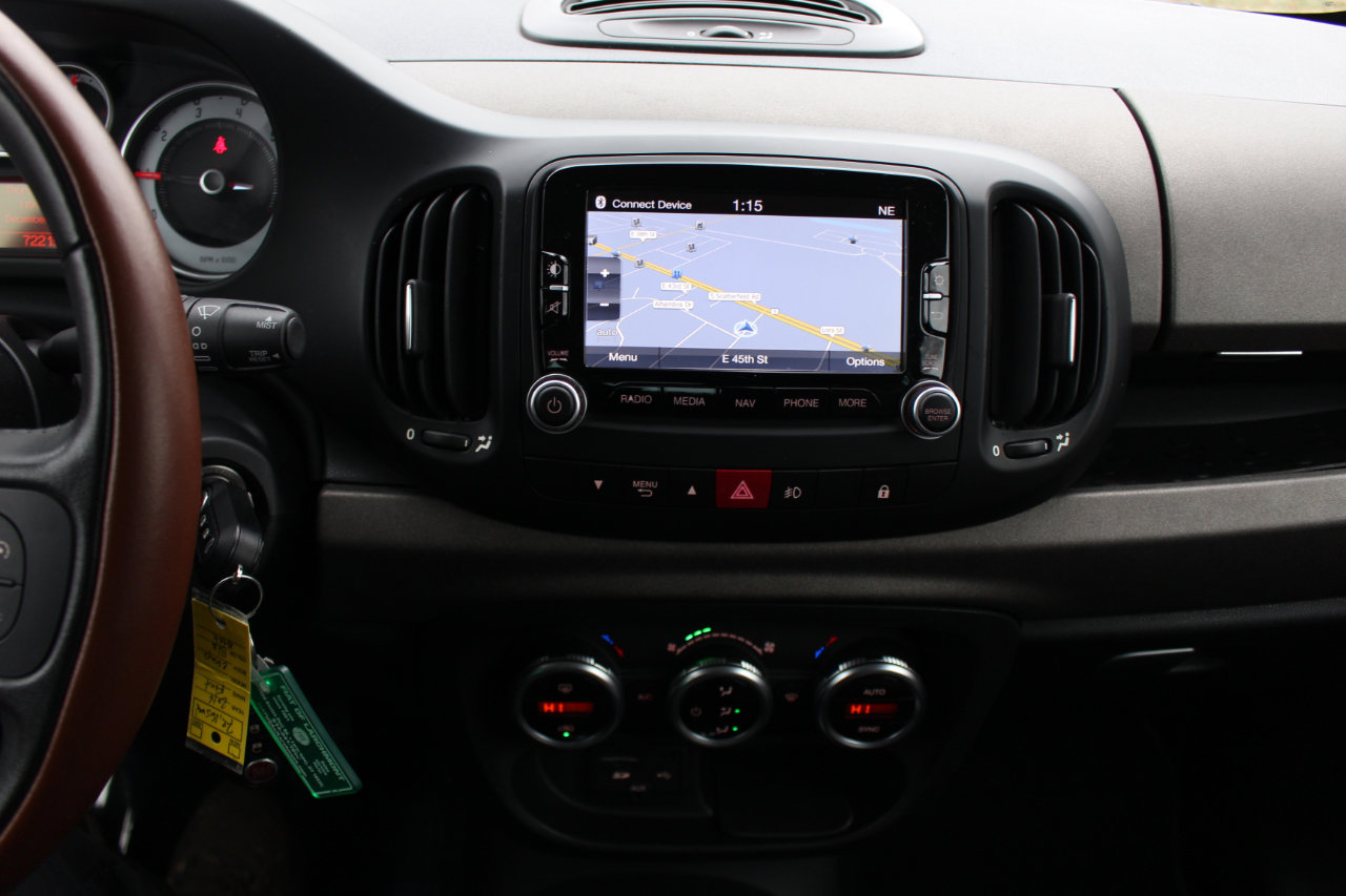 Used 2014 FIAT 500L Trekking w/ Popular Equipment Group image 29