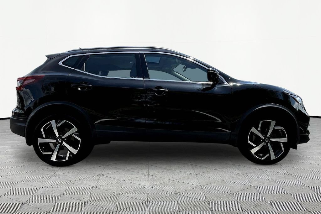 Used 2021 Nissan Rogue Sport SV AWD/4WD image 8