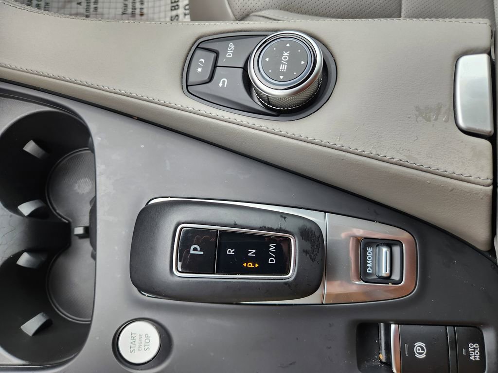 Used 2025 INFINITI QX50 Luxe w/ Accent Package image 31