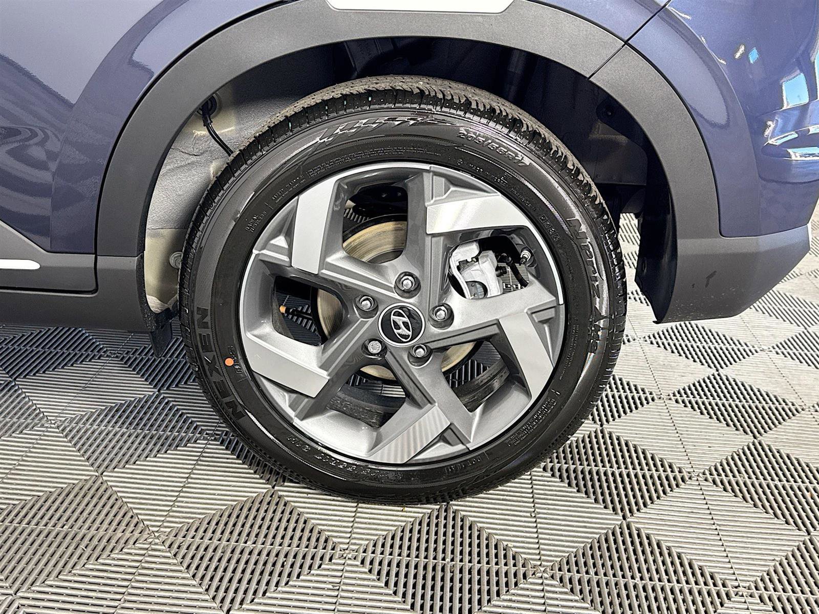 New 2025 Hyundai Venue Limited image 30