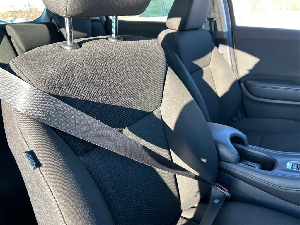 Used 2018 Honda HR-V LX image 16