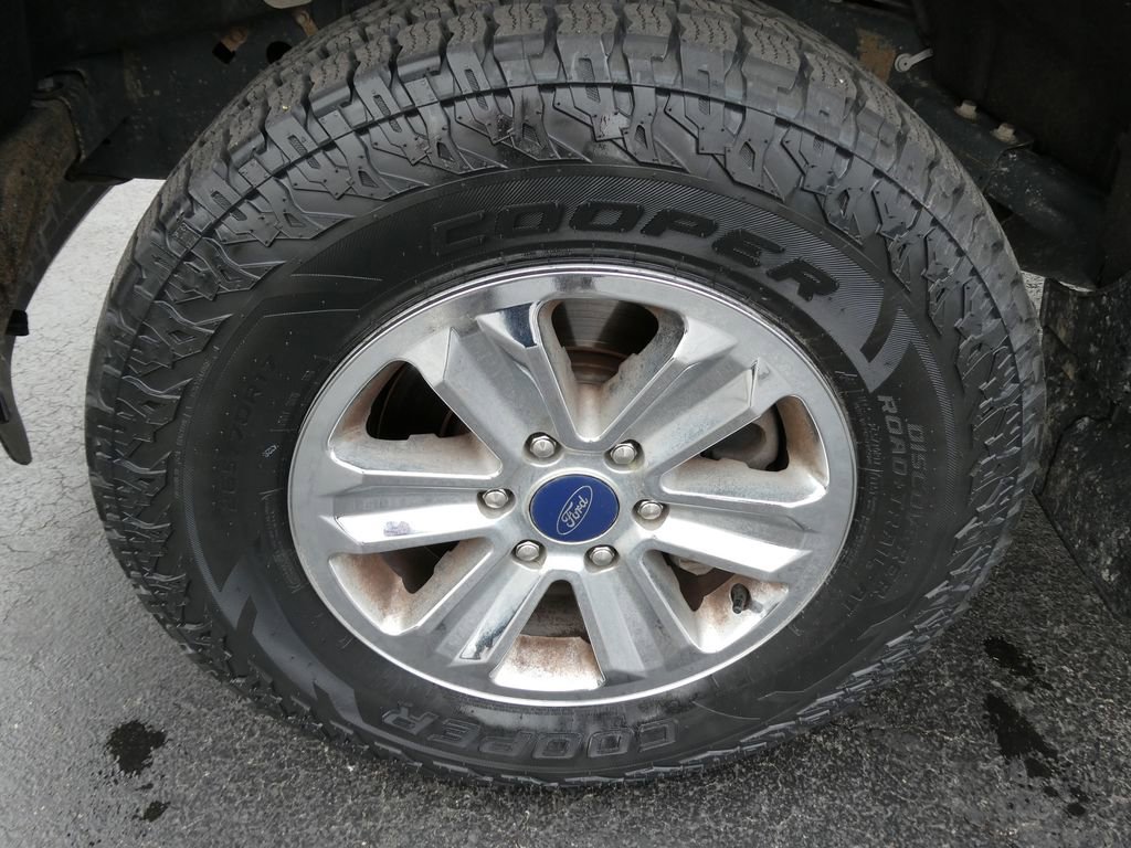 Used 2016 Ford F150 XLT w/ Equipment Group 301A Mid AWD/4WD image 10