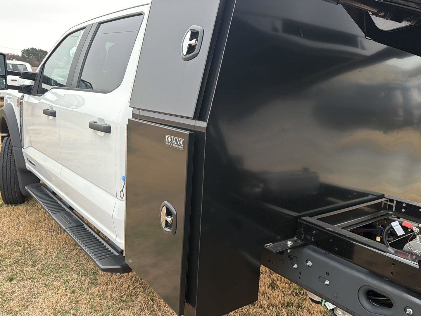 New 2026 Ford F550 4x4 Crew Cab image 14