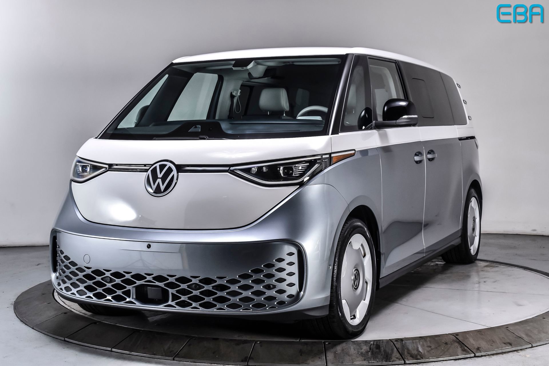 Used 2025 Volkswagen ID. Buzz 1st Edition RWD image 2