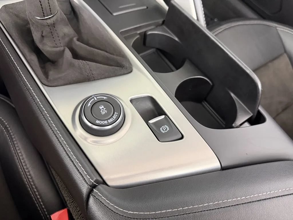 Used 2014 Chevrolet Corvette Stingray Convertible RWD image 28