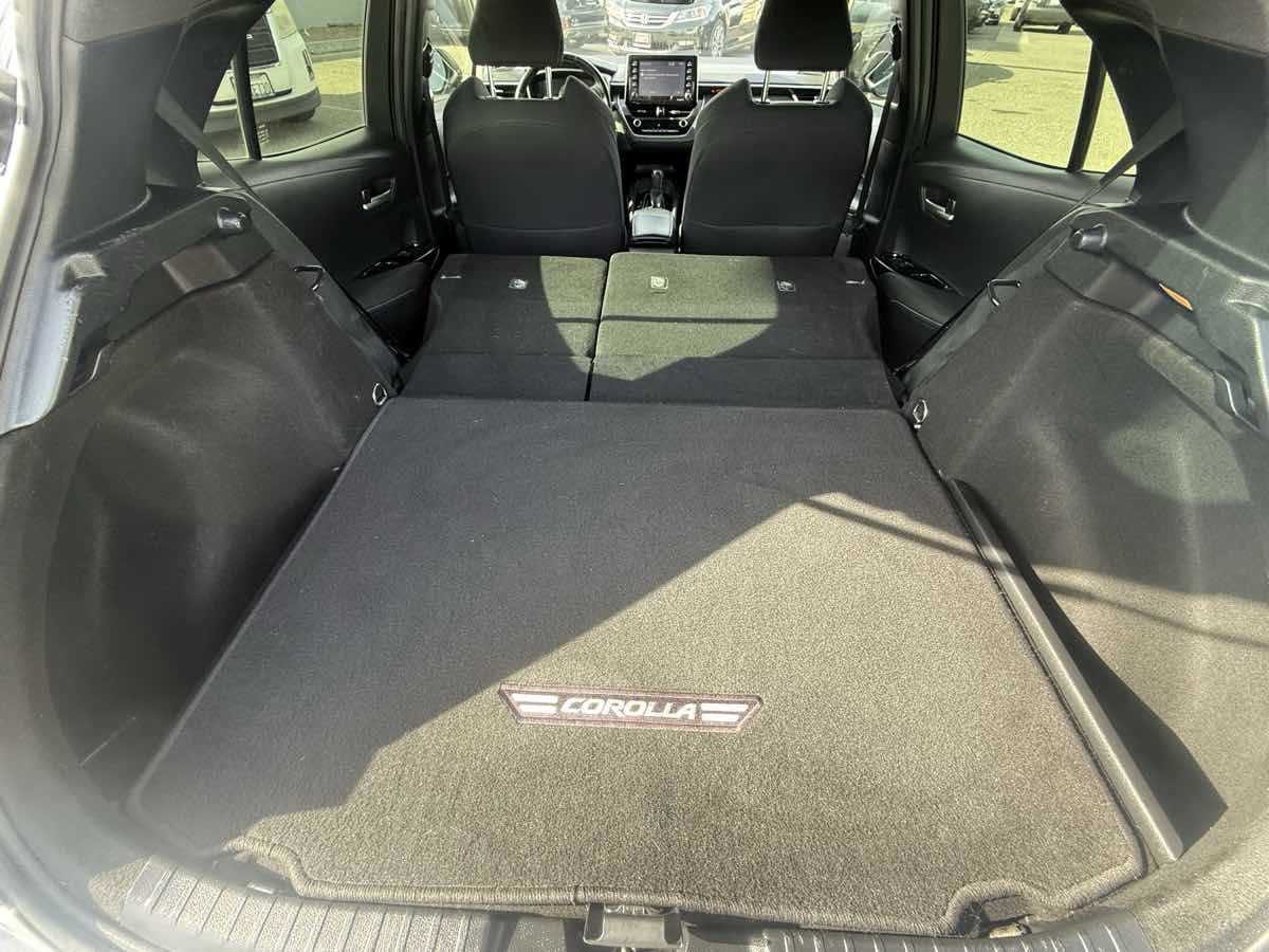 Used 2020 Toyota Corolla SE w/ Carpet Mat Package image 22
