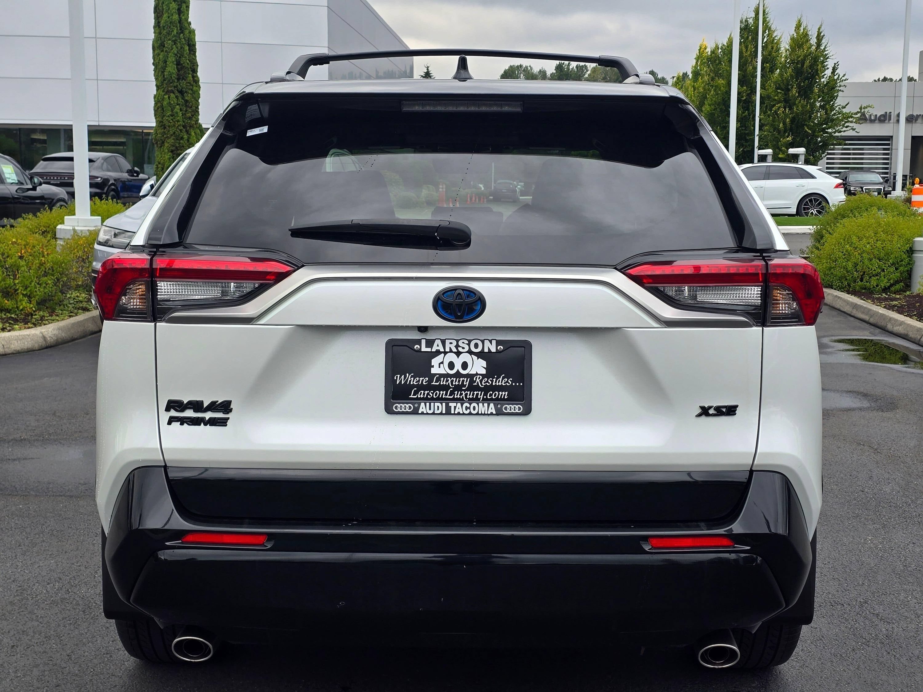 Used 2023 Toyota RAV4 XSE w/ Weather Package AWD/4WD image 4