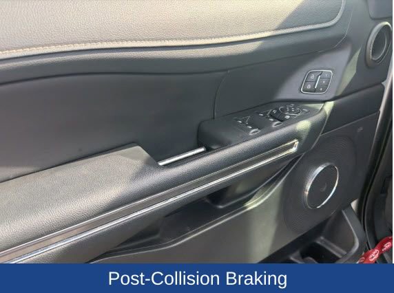 Used 2023 Ford Expedition XLT image 9
